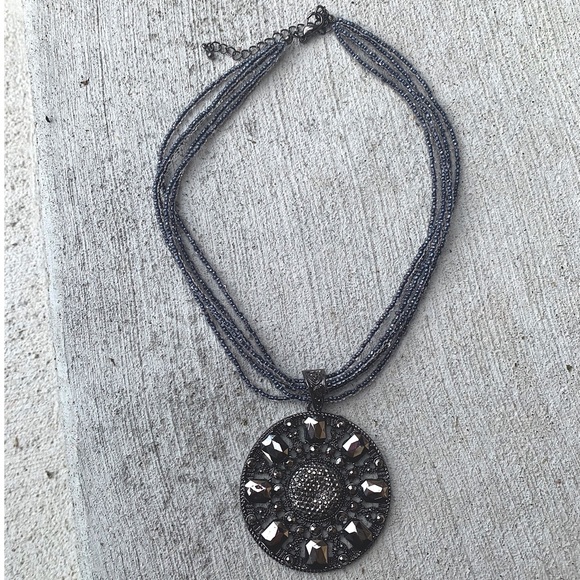 Jewelry - GORGEOUS BEADED NECKLACE